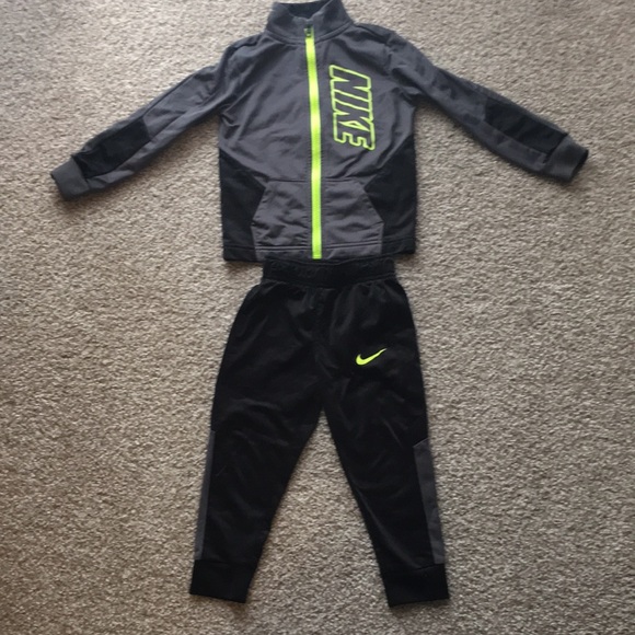 Nike 2 piece set (track suit) 3T - Picture 1 of 6